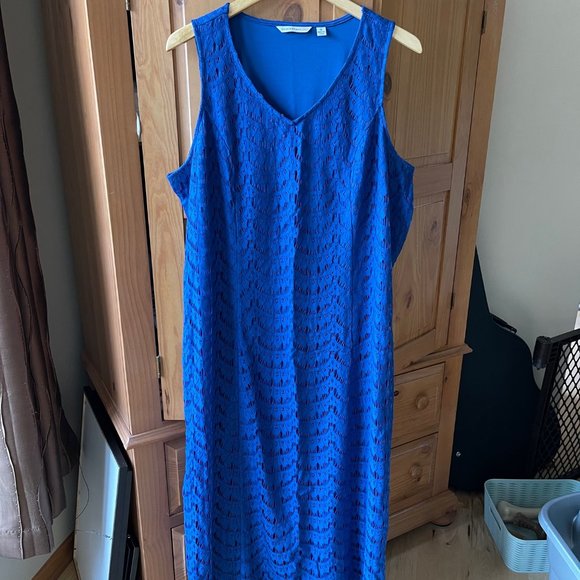 Isaac Mizrahi Lace Maxi Dress with Scallop Hem 1X - Picture 5 of 8